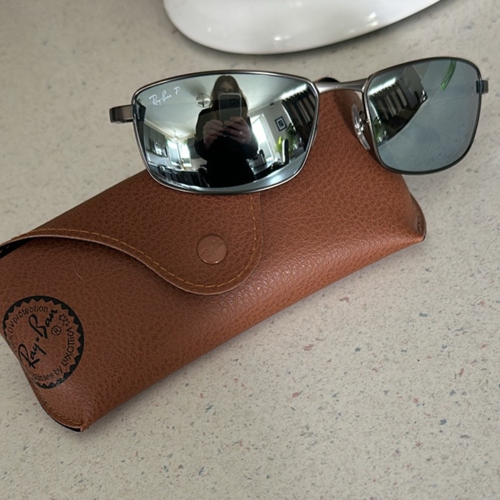 Rayban polarized sunglass new without tags